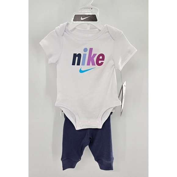 NWT! Nike Baby 2 Piece Set Size 3 months - Picture 2 of 7
